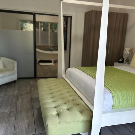 Calla Lily Guesthouse Mbombela Exteriör bild