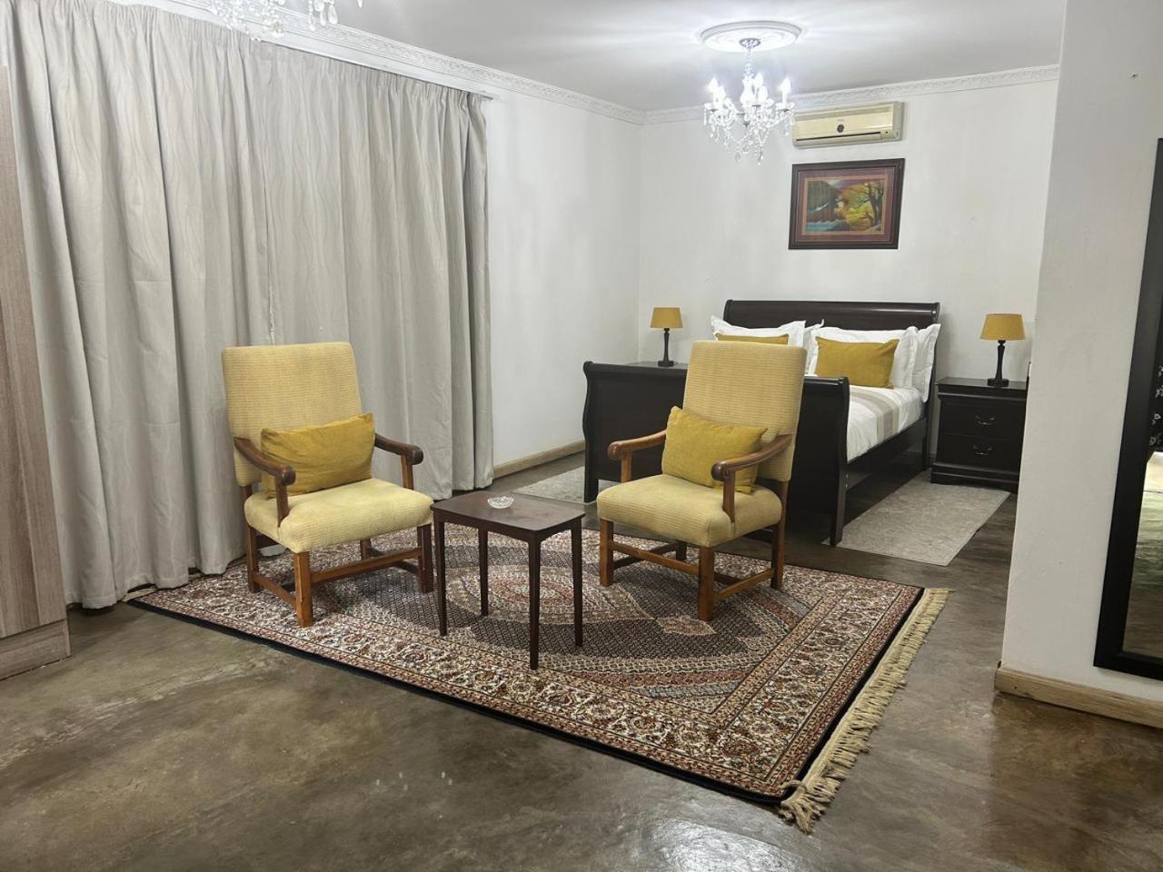 Calla Lily Guesthouse Mbombela Exteriör bild