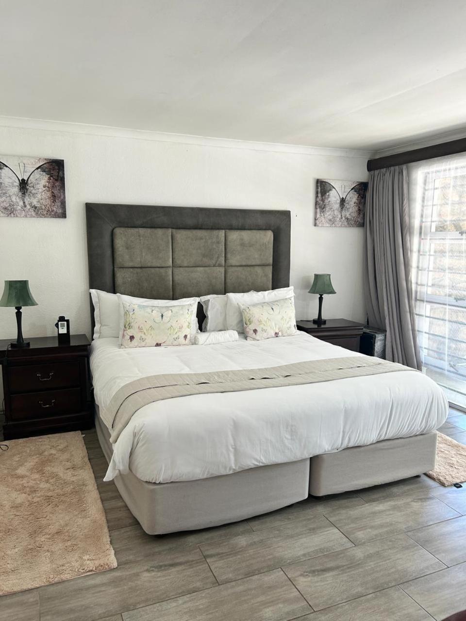 Calla Lily Guesthouse Mbombela Exteriör bild