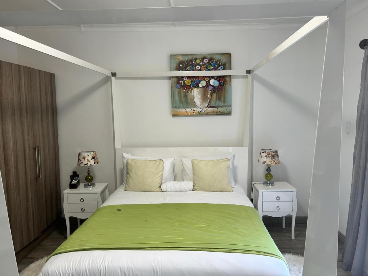 Calla Lily Guesthouse Mbombela Exteriör bild