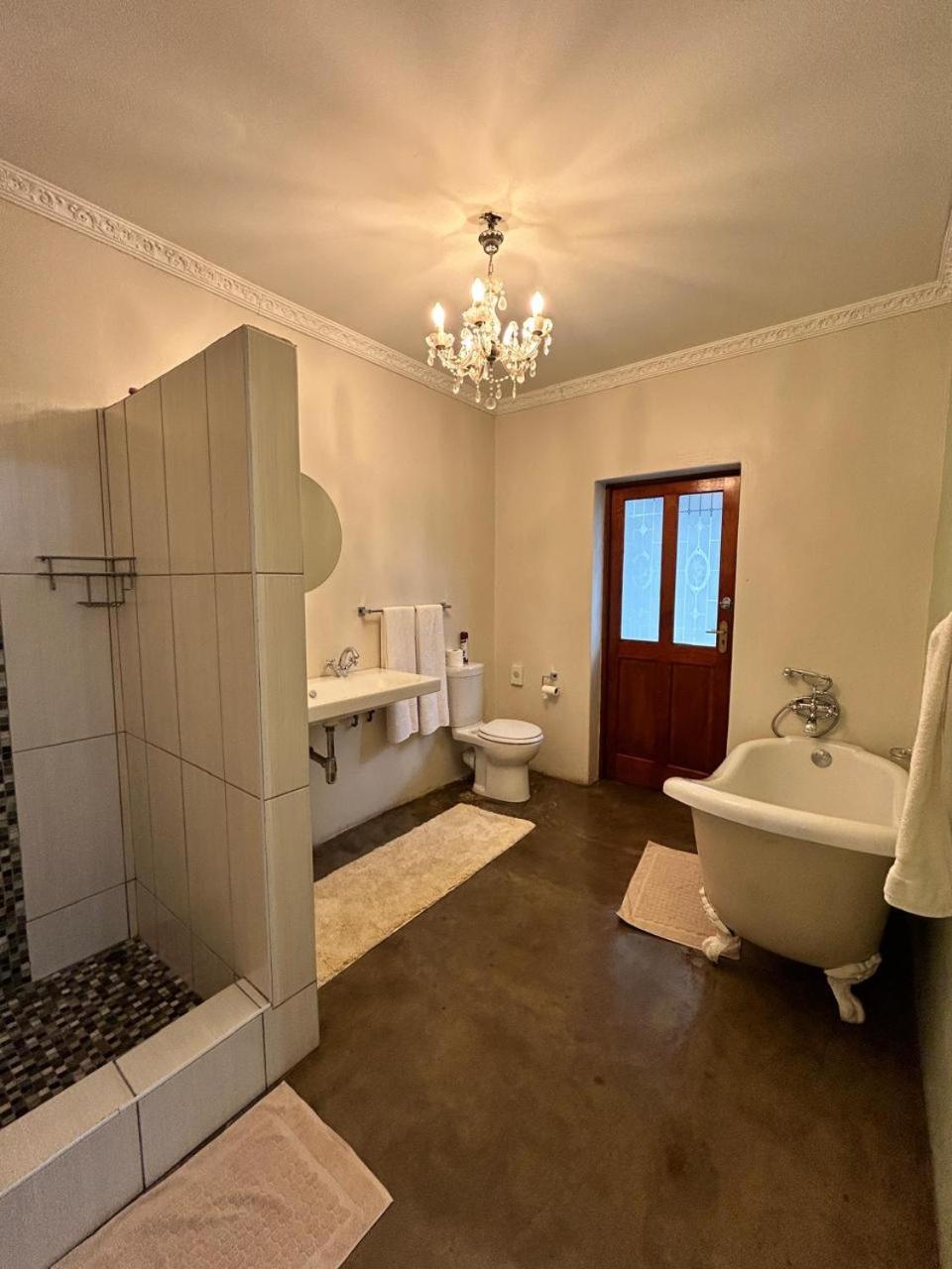 Calla Lily Guesthouse Mbombela Exteriör bild
